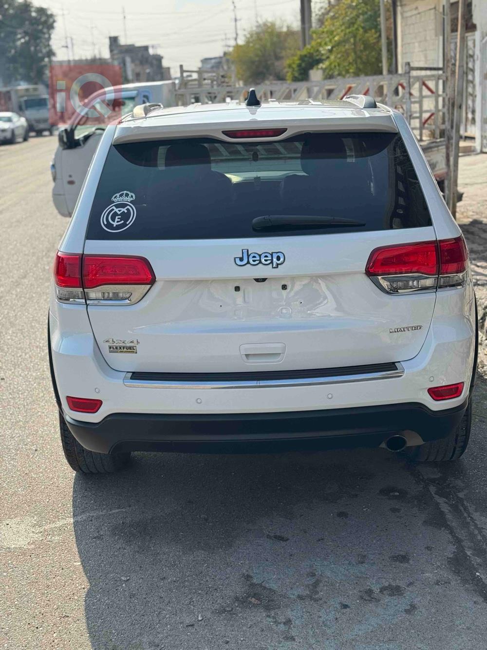 جیپ گراند شیرۆکی